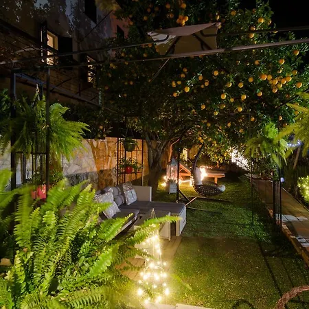 Garden Nocleg ze śniadaniem 3*