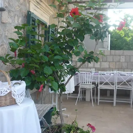 Frühstückspension Garden 3*