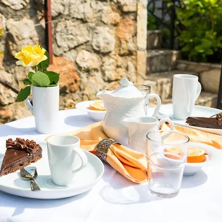 Frühstückspension Garden 3*