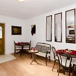 Garden Bed and Breakfast 3*