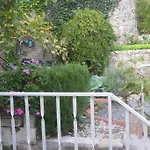 Garden Bed & Breakfast