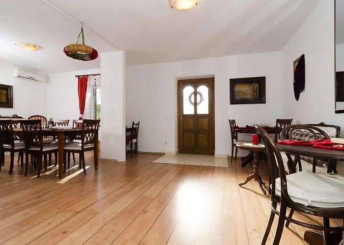 Couette-café Garden 3*