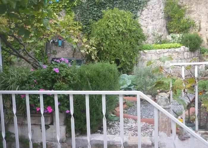 Garden Couette-café