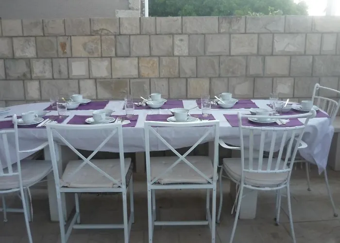 Couette-café Garden 3*