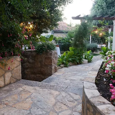 Garden Bed & Breakfast