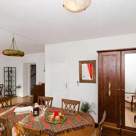 Bed & Breakfast Garden 3*