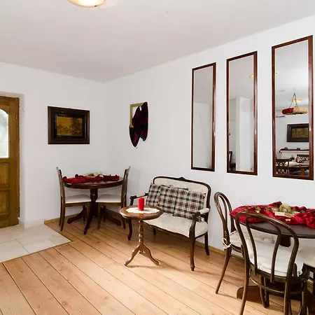 Garden Bed & Breakfast 3*